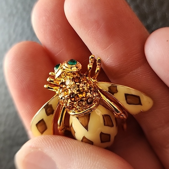 Joan Rivers brooch - Picture 7 of 11